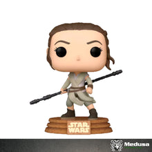 Cargar imagen en el visor de la galería, Funko Pop! Star Wars: Rey (Jakku) #451 ( SC 2021 )
