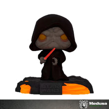 Cargar imagen en el visor de la galería, Funko Pop! Star Wars: Darth Sidious #519 ( Gamestop )
