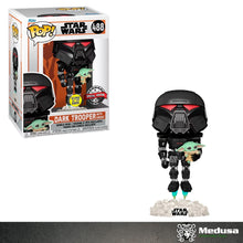 Cargar imagen en el visor de la galería, Funko Pop! Star Wars: Dark Trooper with Grogu #488 (SE) (Glow) (Dañado)