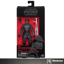 Cargar imagen en el visor de la galería, The Black Series: Star Wars: Finn (First Order Disguise) (Dañado)
