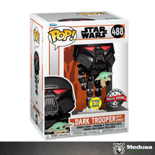 Cargar imagen en el visor de la galería, Funko Pop! Star Wars: Dark Trooper with Grogu #488 (SE) (Glow) (Dañado)
